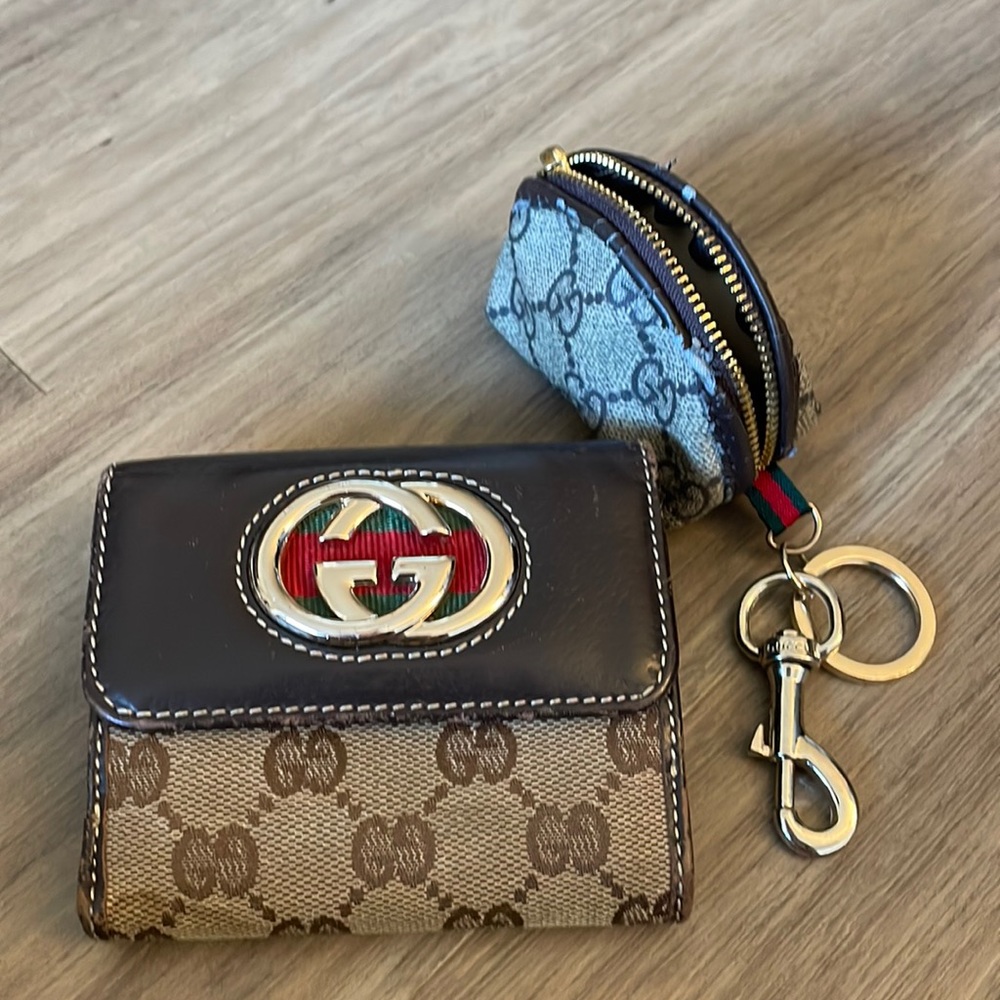 Gucci style monogram bifold wallet and coin keychain